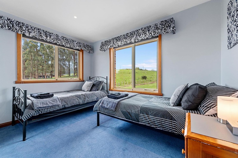 Country Meets Town Main image