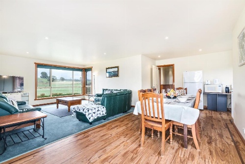 Country Meets Town image 21