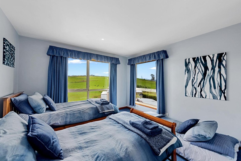 Country Meets Town Main image