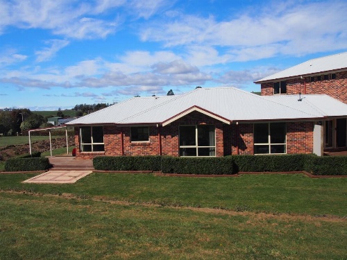 Country Meets Town image 32