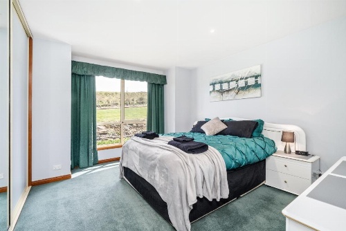 Country Meets Town image 5